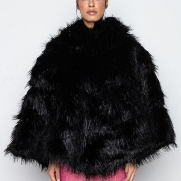 LUXE LAVISH FAUX FUR HOODED PONCHO ( BRAND NEW !!! ) - Picture 3 of 9